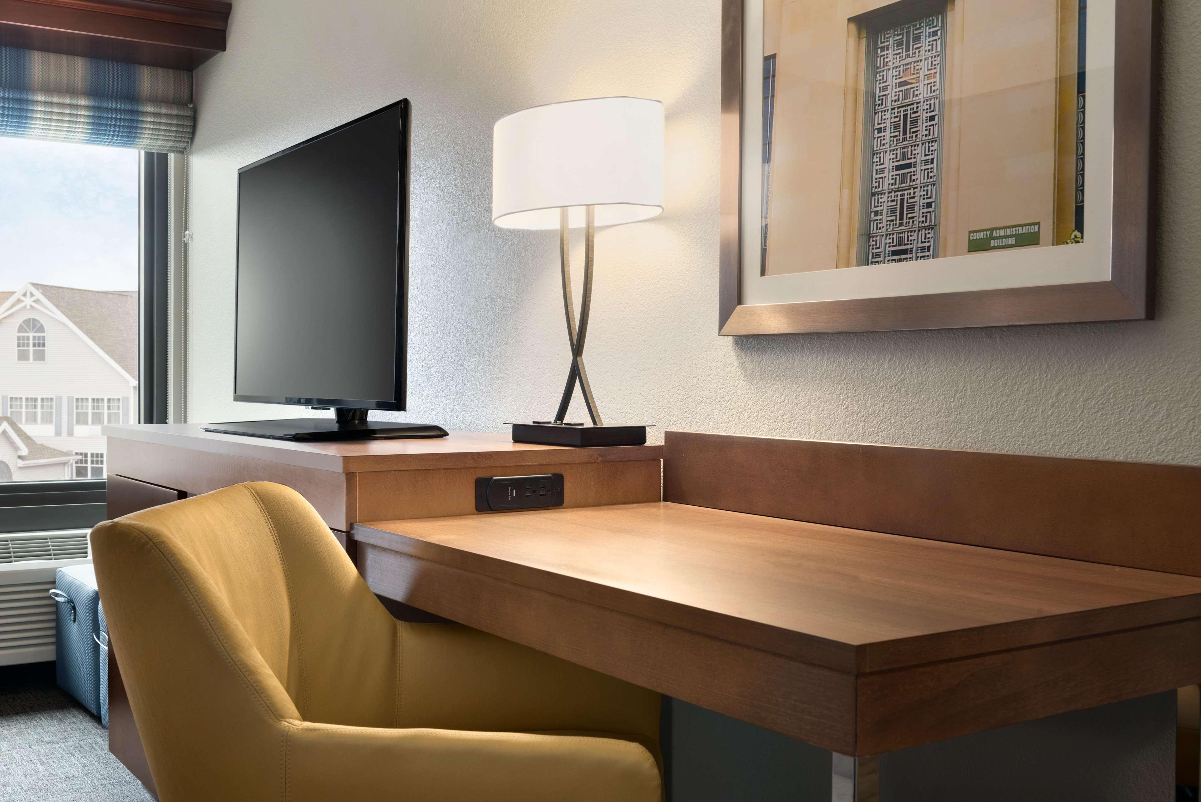 Hampton Inn Appleton-Fox River Mall Area Экстерьер фото