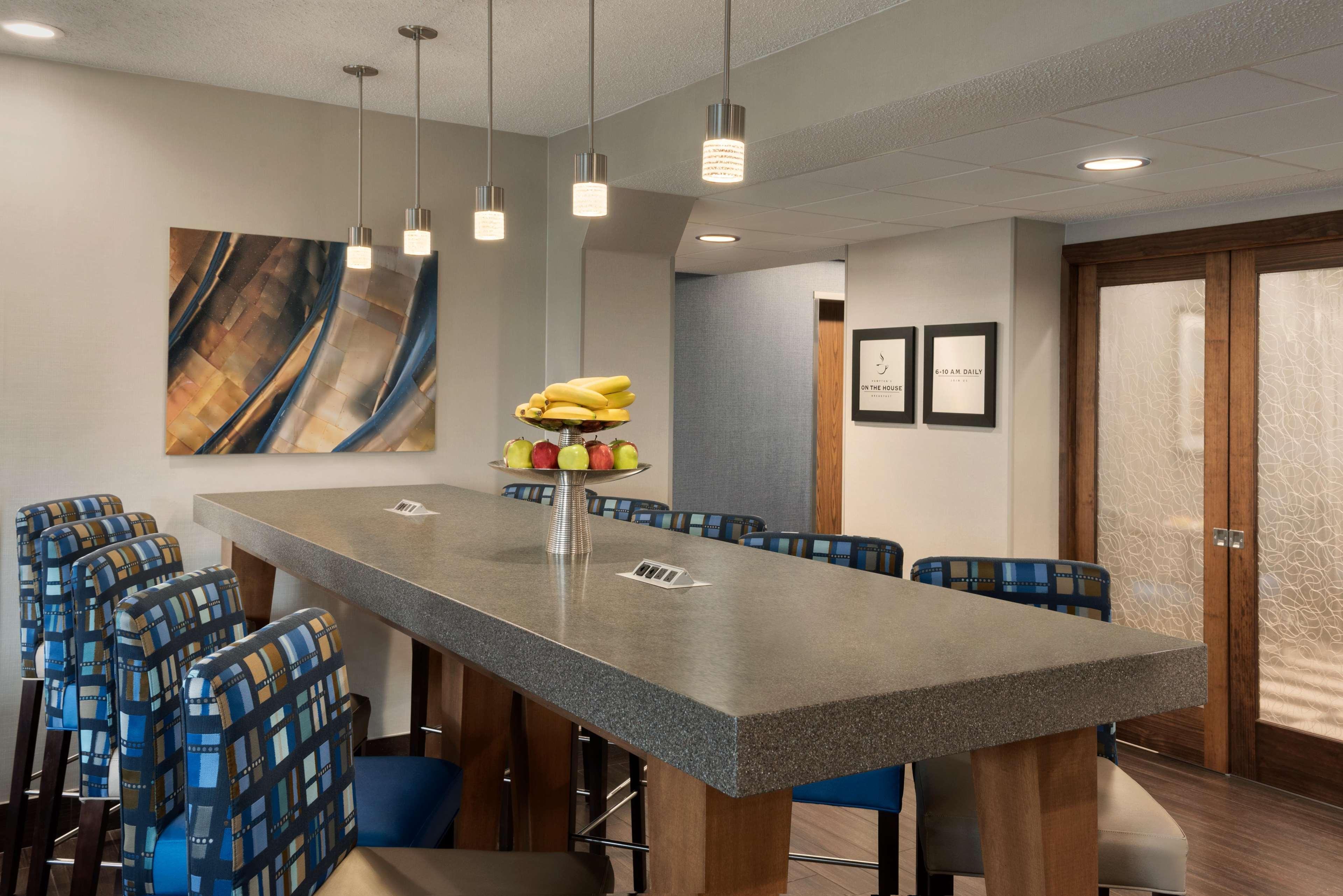 Hampton Inn Appleton-Fox River Mall Area Экстерьер фото