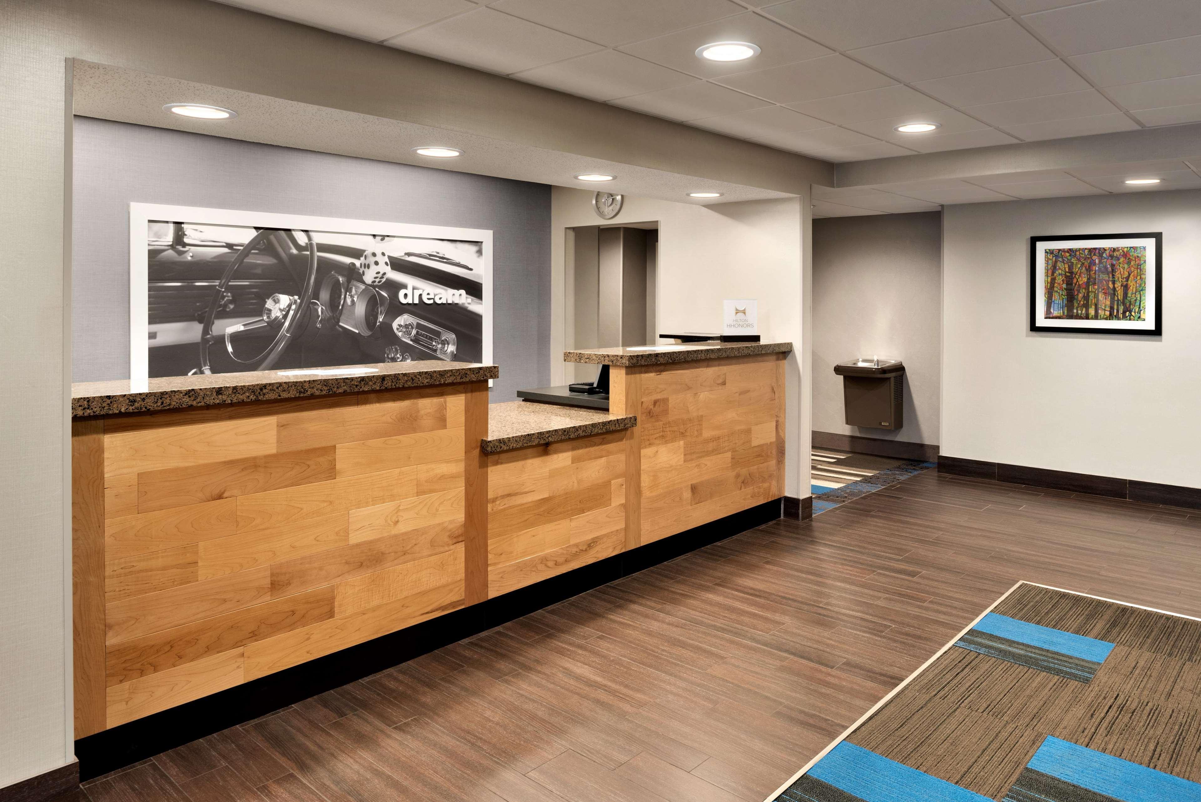 Hampton Inn Appleton-Fox River Mall Area Экстерьер фото