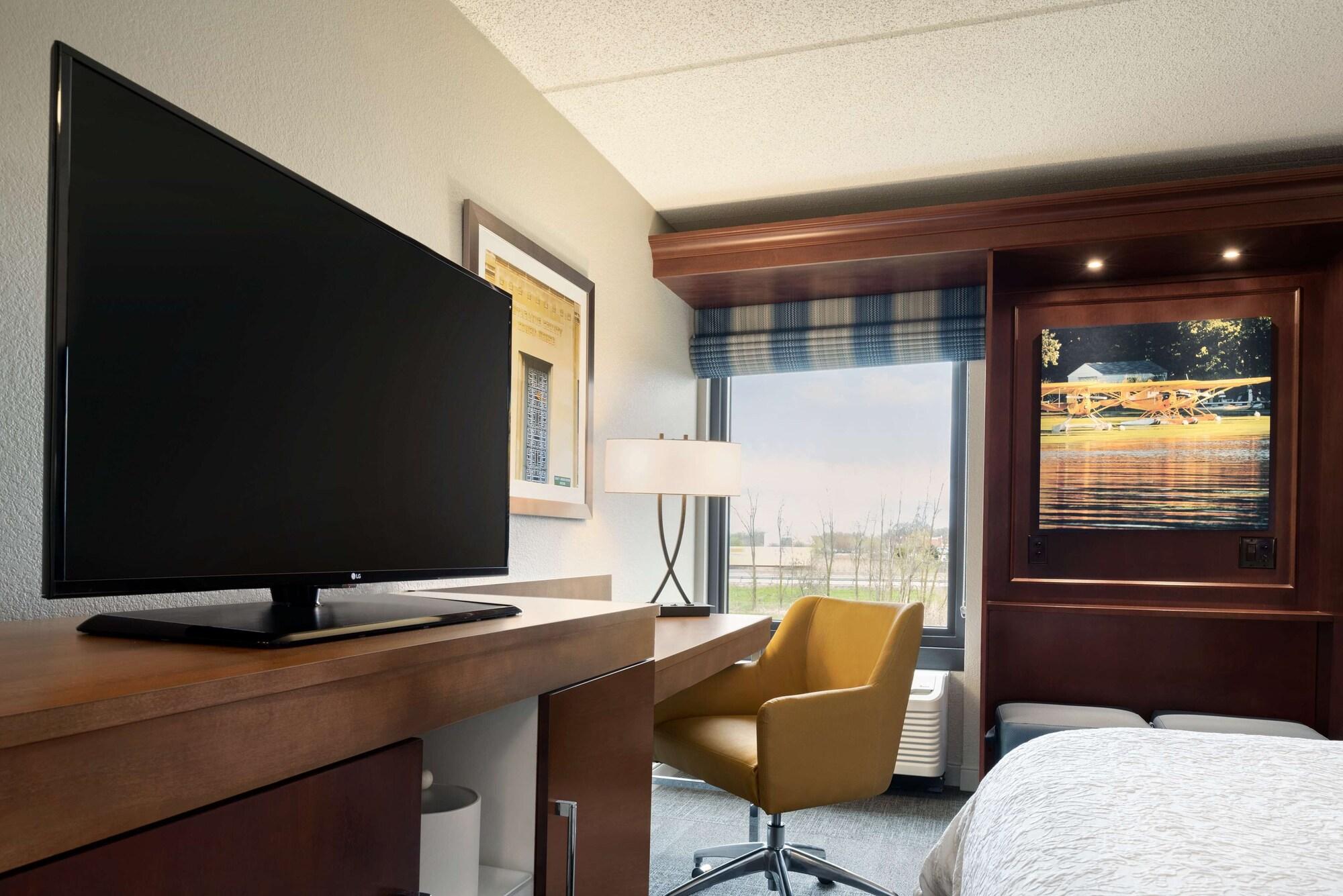 Hampton Inn Appleton-Fox River Mall Area Экстерьер фото