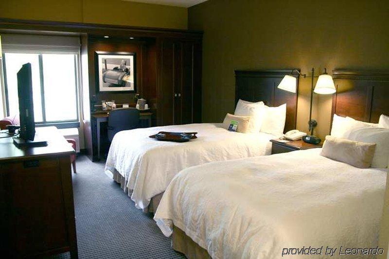 Hampton Inn Appleton-Fox River Mall Area Номер фото