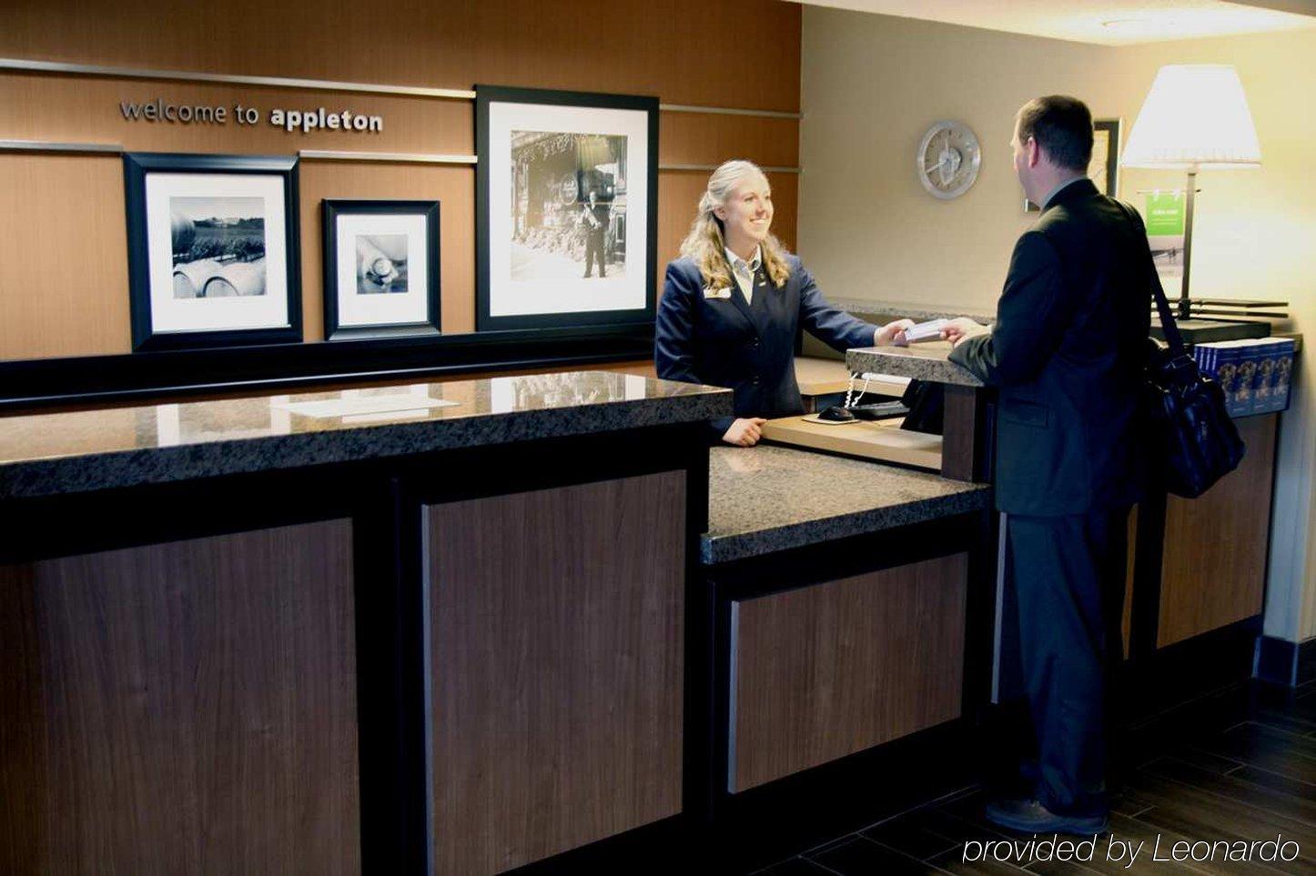 Hampton Inn Appleton-Fox River Mall Area Интерьер фото
