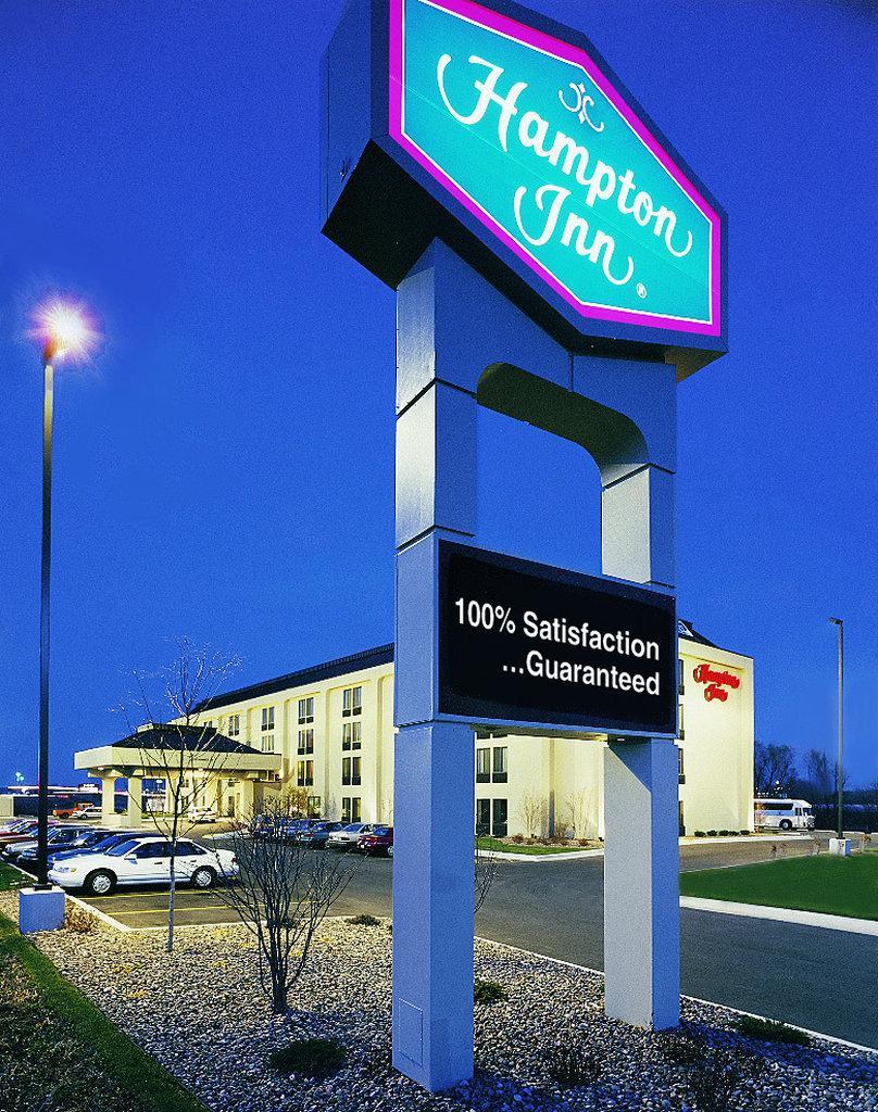 Hampton Inn Appleton-Fox River Mall Area Экстерьер фото