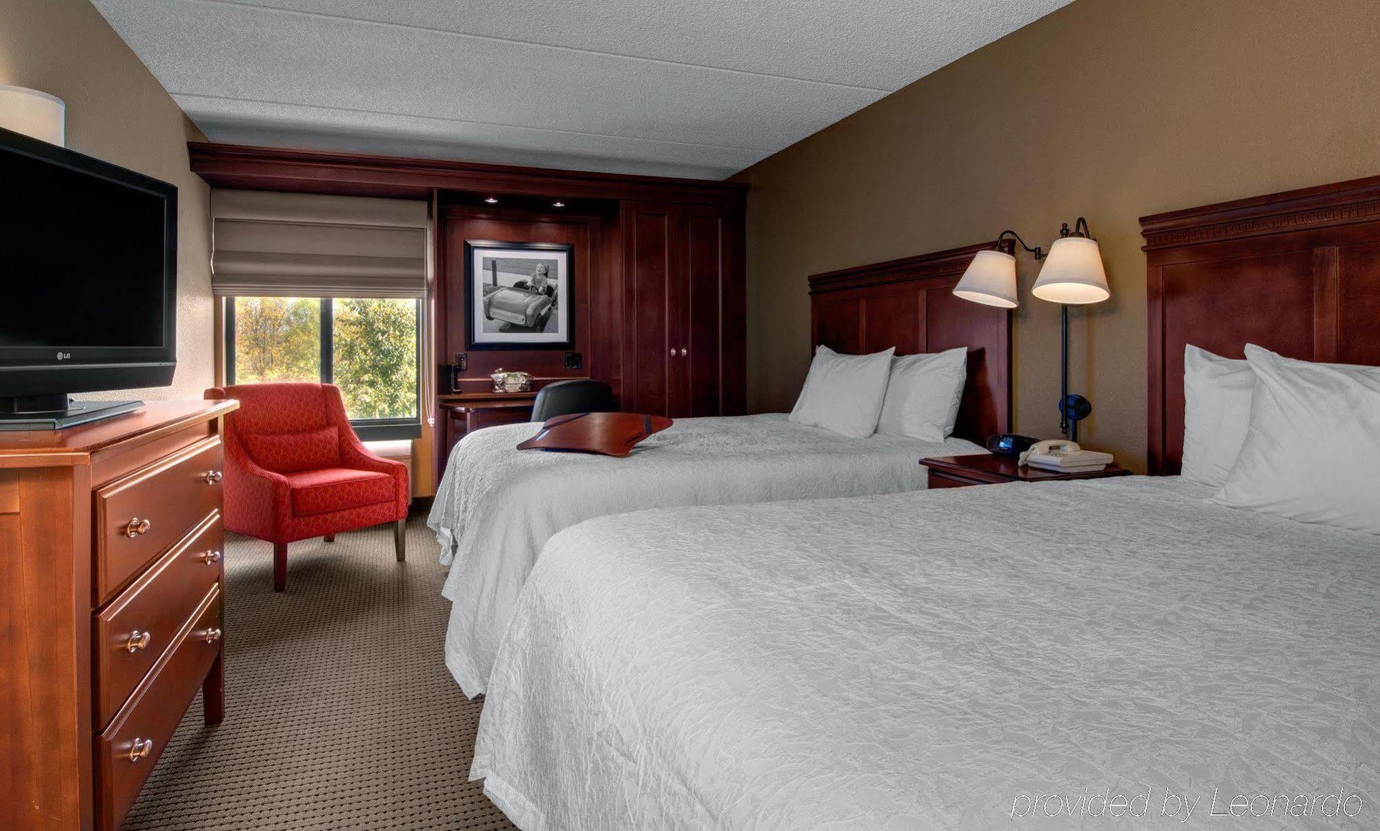 Hampton Inn Appleton-Fox River Mall Area Экстерьер фото