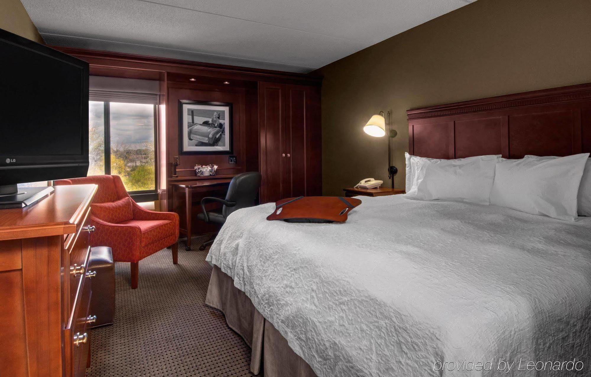 Hampton Inn Appleton-Fox River Mall Area Экстерьер фото