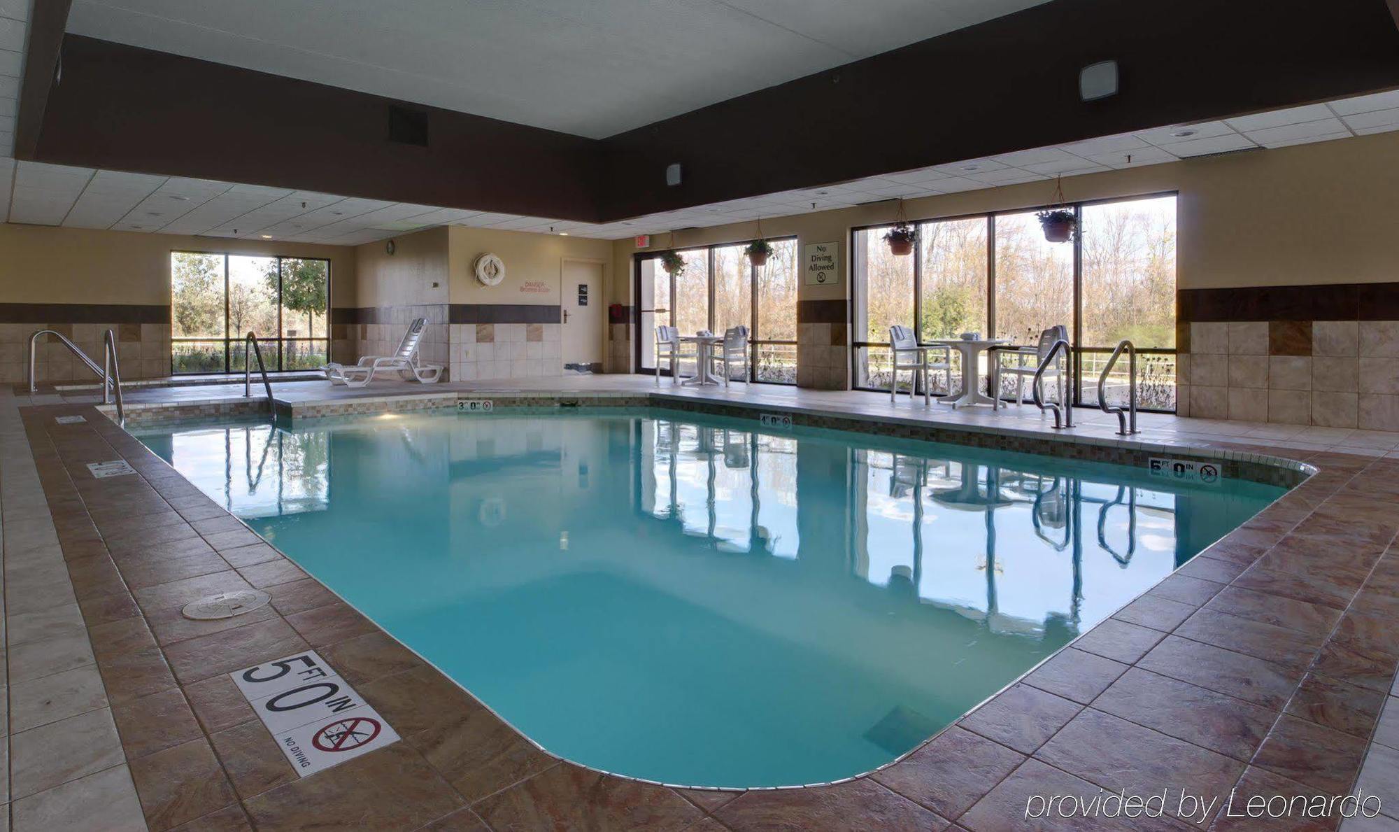 Hampton Inn Appleton-Fox River Mall Area Удобства фото