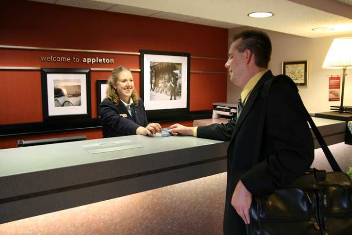Hampton Inn Appleton-Fox River Mall Area Экстерьер фото